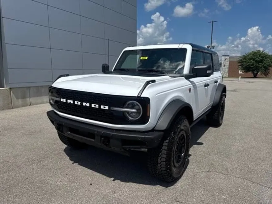 2025 Ford Bronco Badlands photo 1