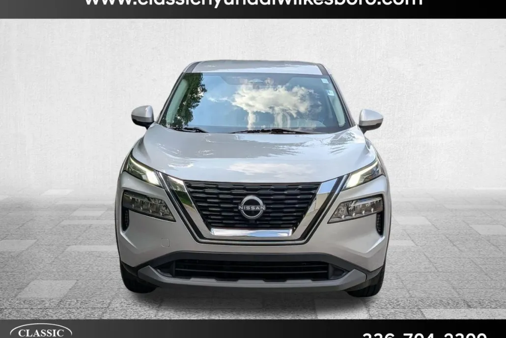 2022 Nissan Rogue SV photo 1