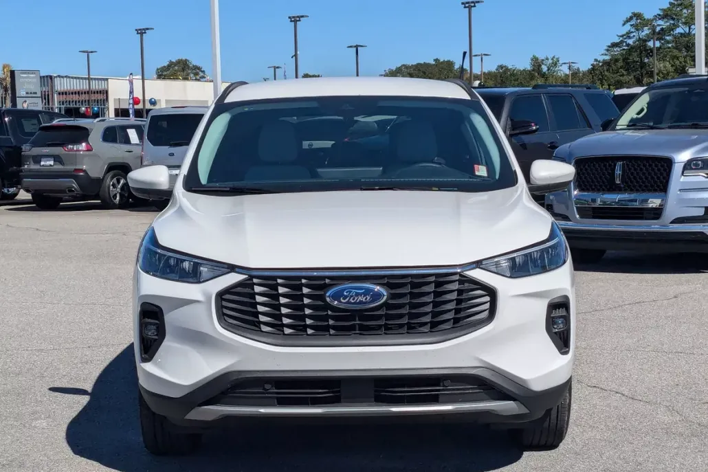 2024 Ford Escape Plug-In Hybrid photo 1