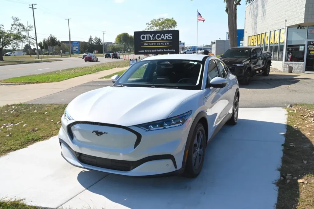 2022 Ford Mustang Mach-E Select photo 1