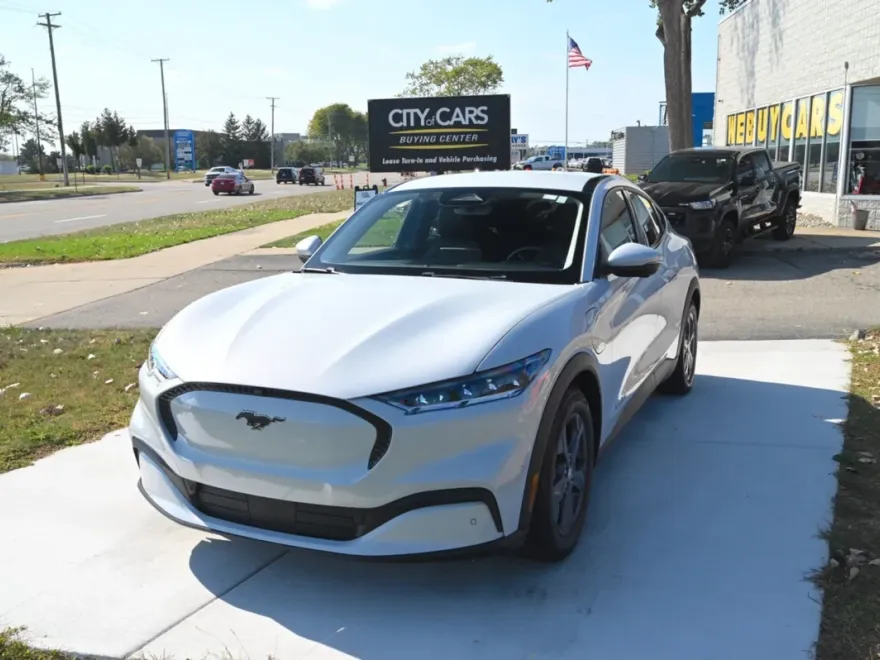 2022 Ford Mustang Mach-E Select photo 1
