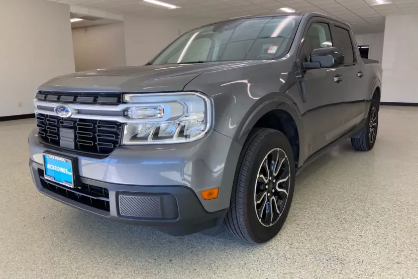 2022 Ford Maverick Lariat photo 1
