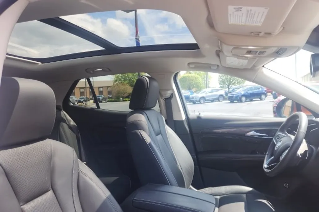 2021 Buick Envision Essence photo 1
