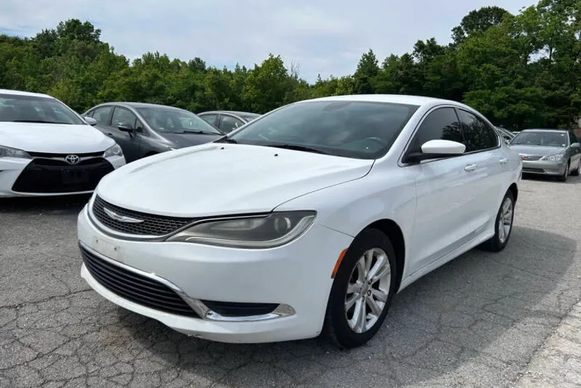2015 Chrysler 200 Limited photo 1