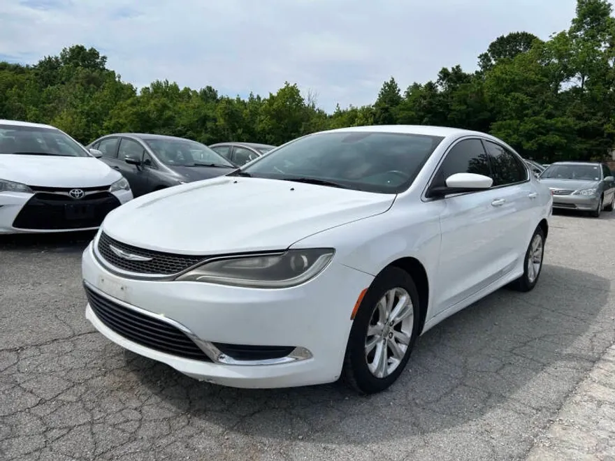 2015 Chrysler 200 Limited photo 1