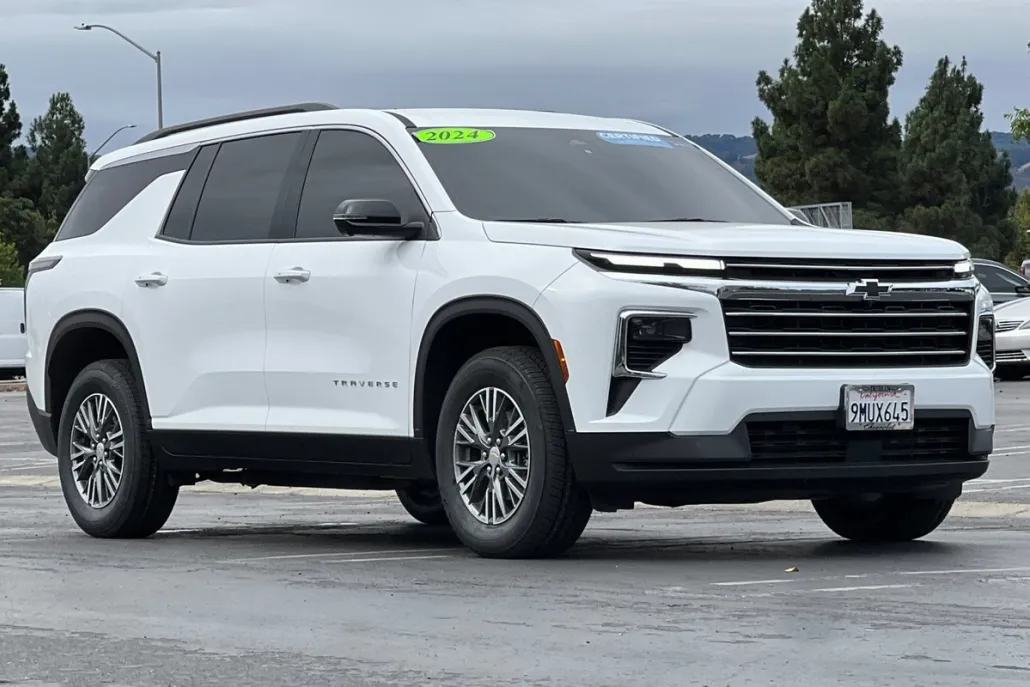 2024 Chevrolet Traverse 1LT photo 1