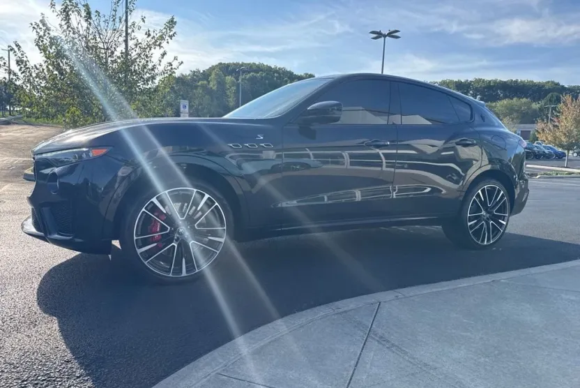 2022 Maserati Levante Modena S photo 1