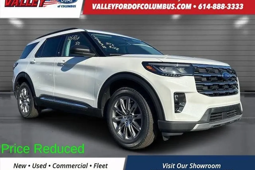 2025 Ford Explorer photo 1