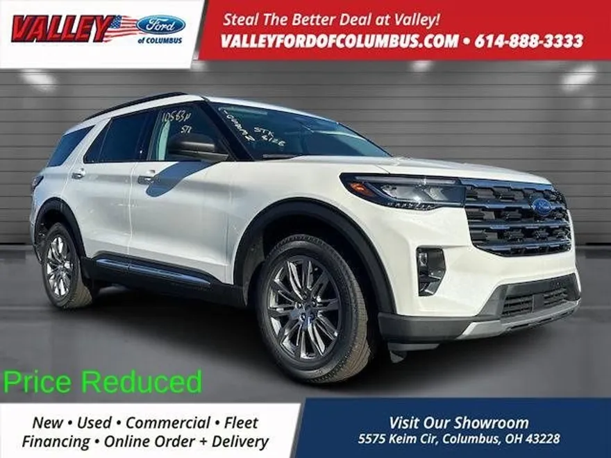 2025 Ford Explorer photo 1