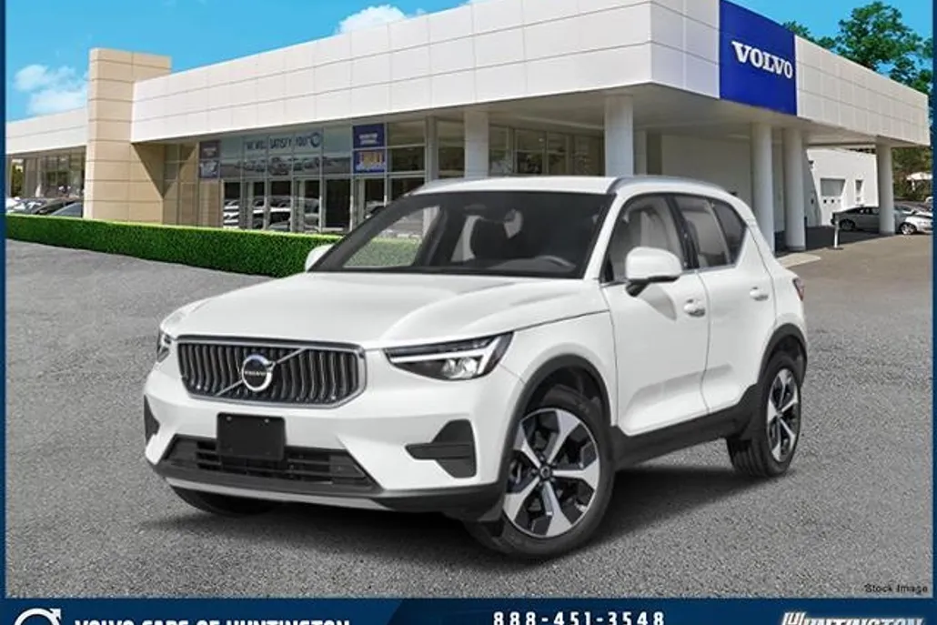 2025 Volvo XC40 Plus photo 1