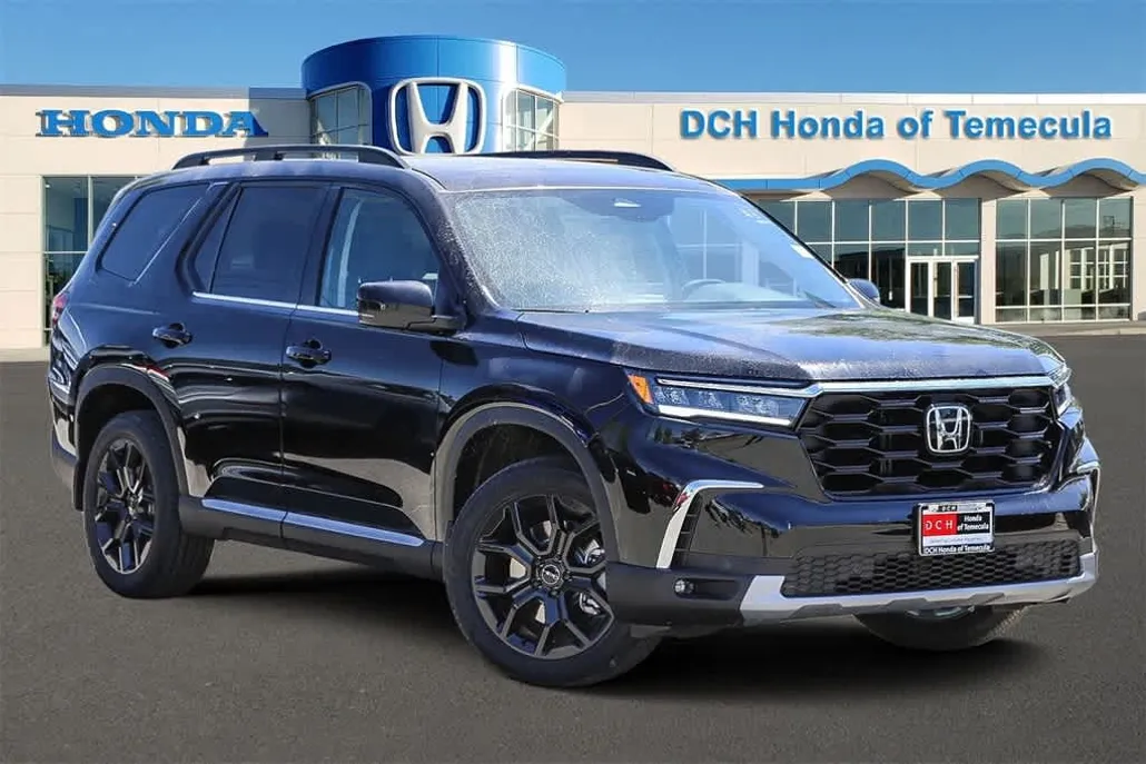 2025 Honda Pilot Touring photo 1