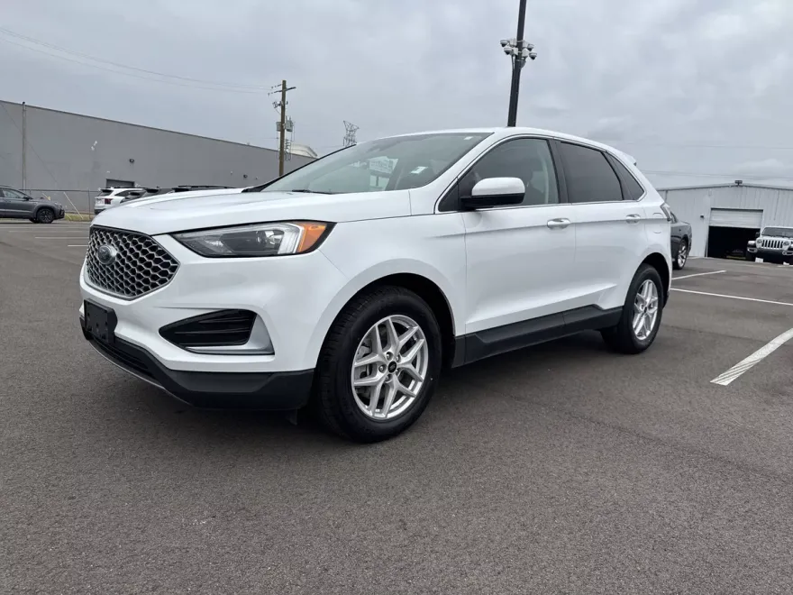 2023 Ford Edge SEL photo 1