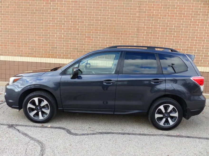2018 Subaru Forester 2.5i Premium photo 1