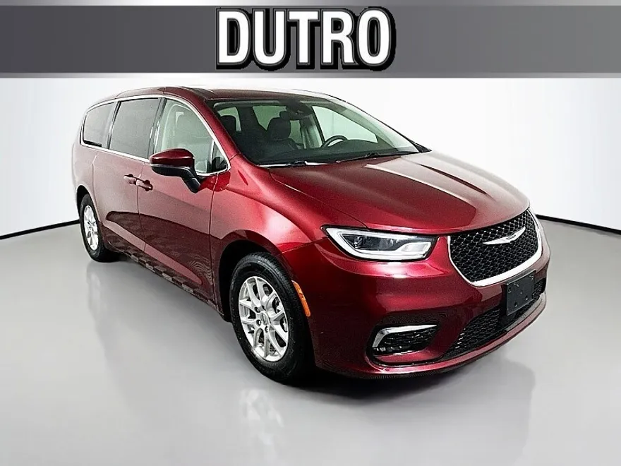 2023 Chrysler Pacifica Touring L photo 1