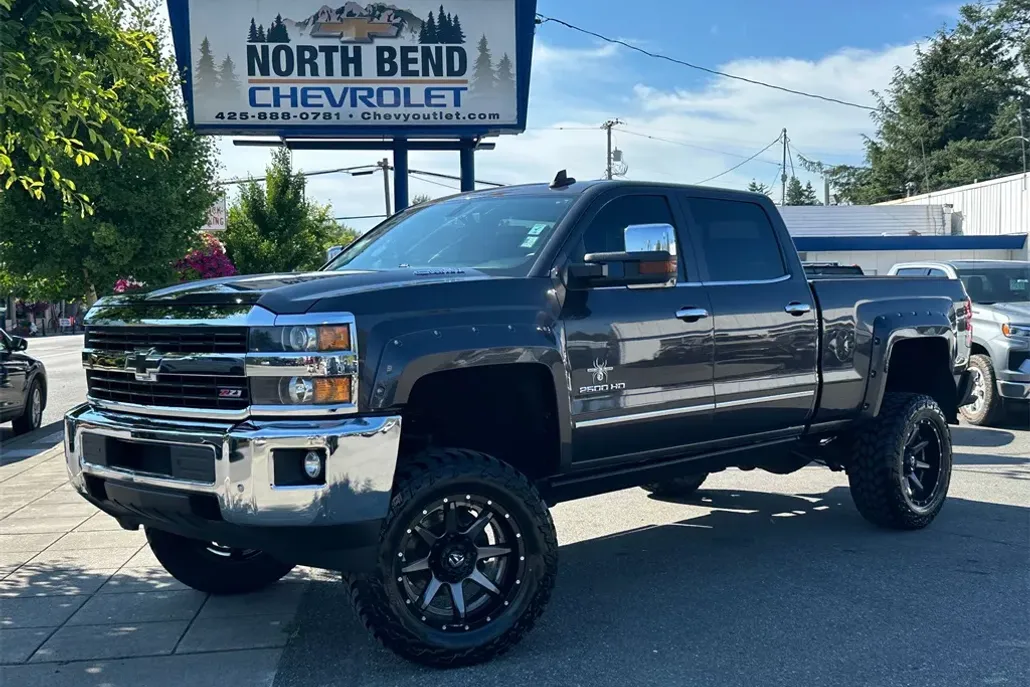 2015 Chevrolet Silverado 2500HD LTZ photo 1