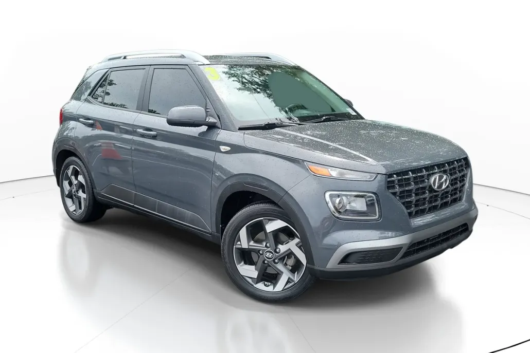 2023 Hyundai Venue SEL photo 1