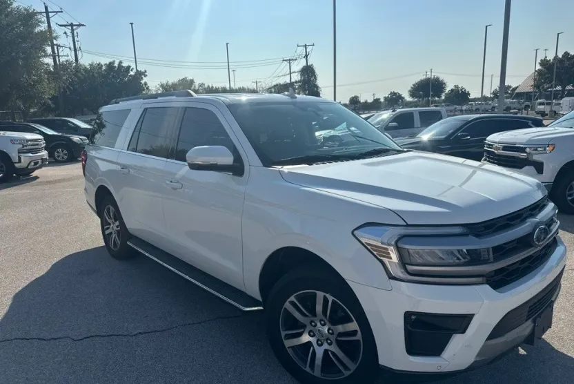 2022 Ford Expedition MAX XLT photo 1