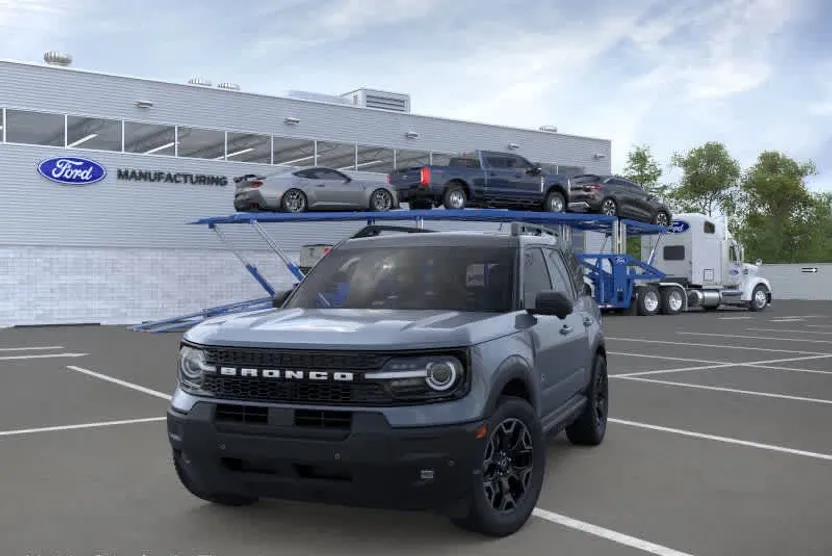 2025 Ford Bronco Sport Outer Banks photo 1
