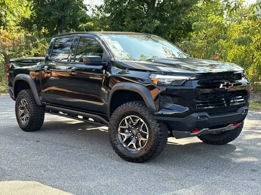 2026 Chevrolet Colorado ZR2 photo 1