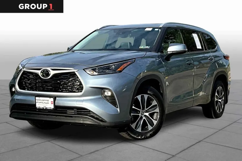 2022 Toyota Highlander XLE photo 1