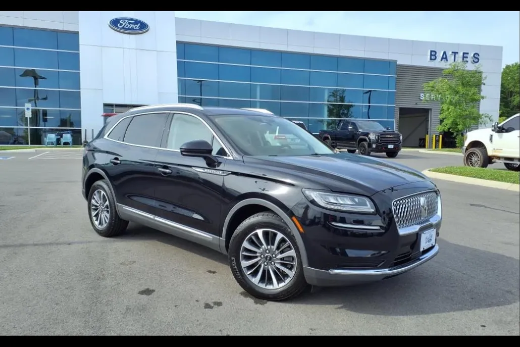 2022 Lincoln Nautilus Standard photo 1