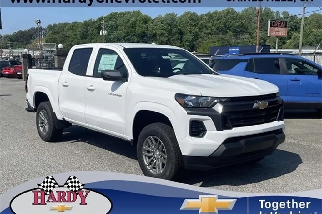 2025 Chevrolet Colorado Work Truck LT photo 1