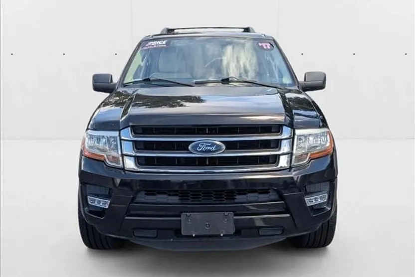 2017 Ford Expedition XLT photo 1