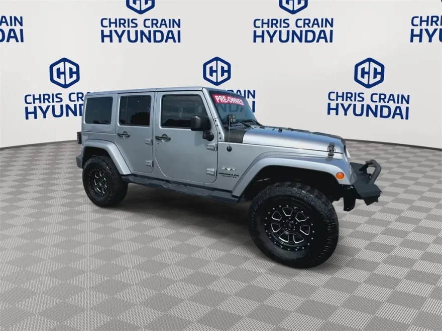 2016 Jeep Wrangler Unlimited Sahara photo 1