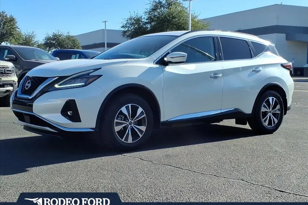 2023 Nissan Murano SV photo 1