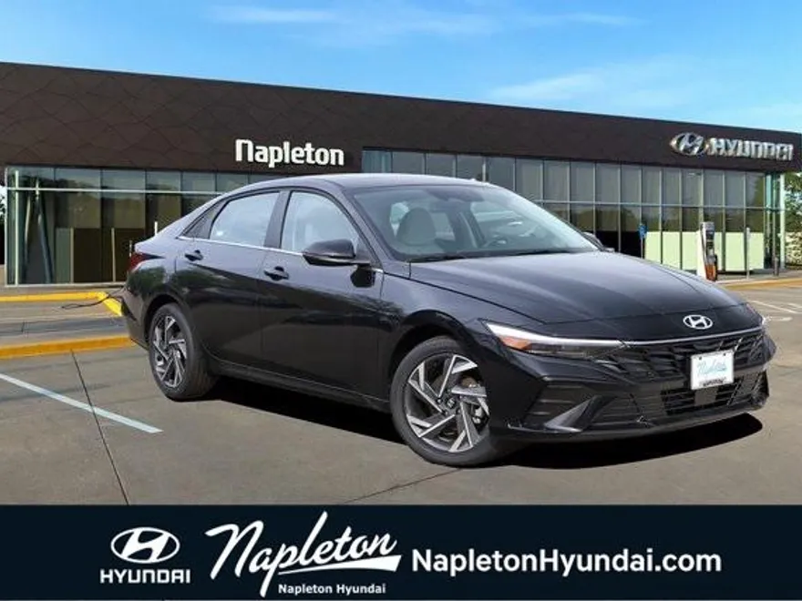 2025 Hyundai Elantra Limited photo 1