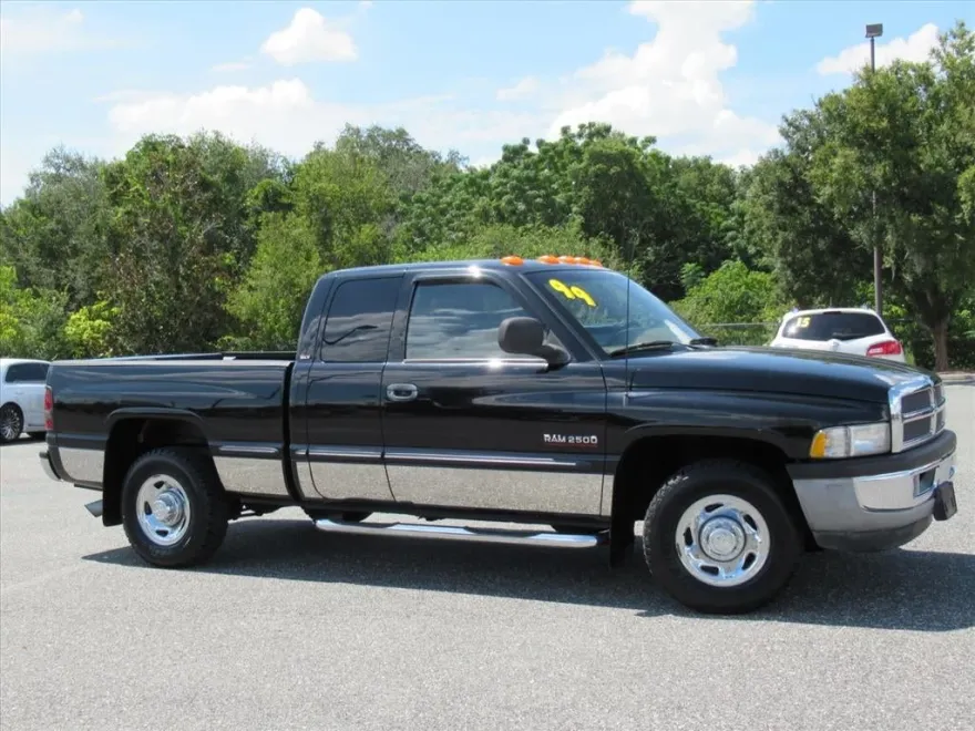 1999 Dodge Ram Laramie SLT photo 1
