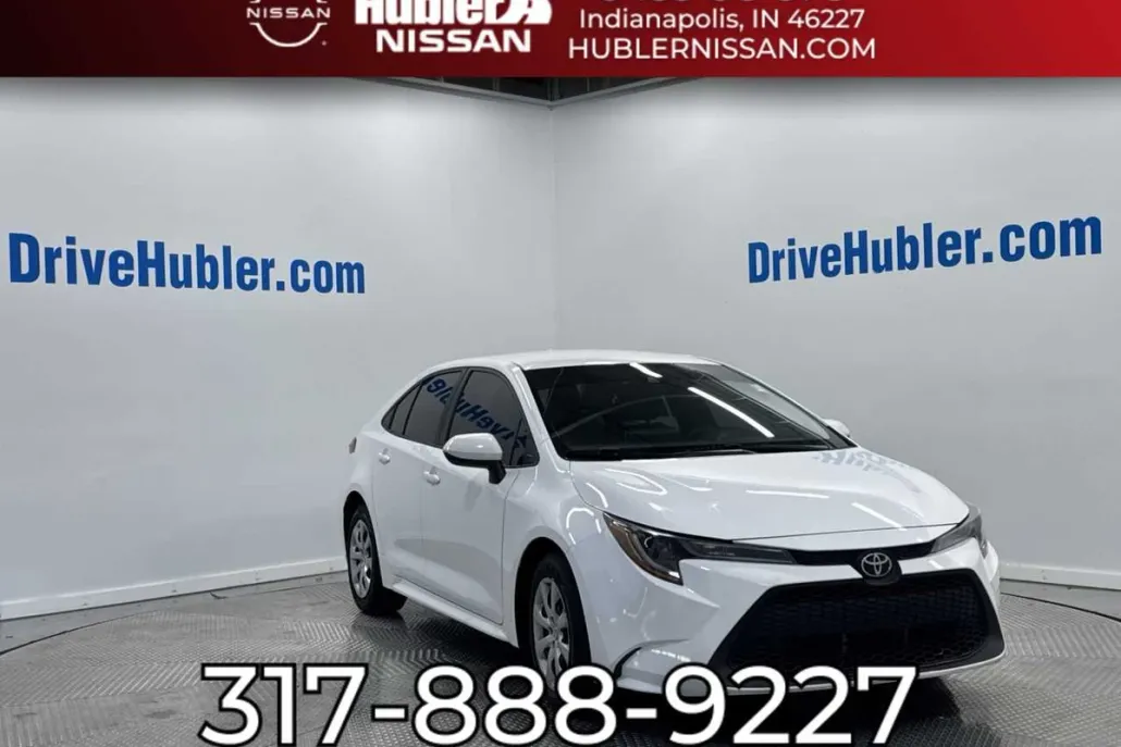 2021 Toyota Corolla LE photo 1