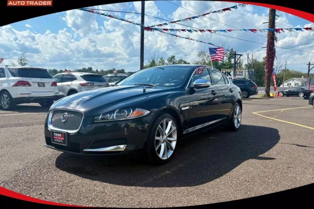 2015 Jaguar XF Portfolio photo 1