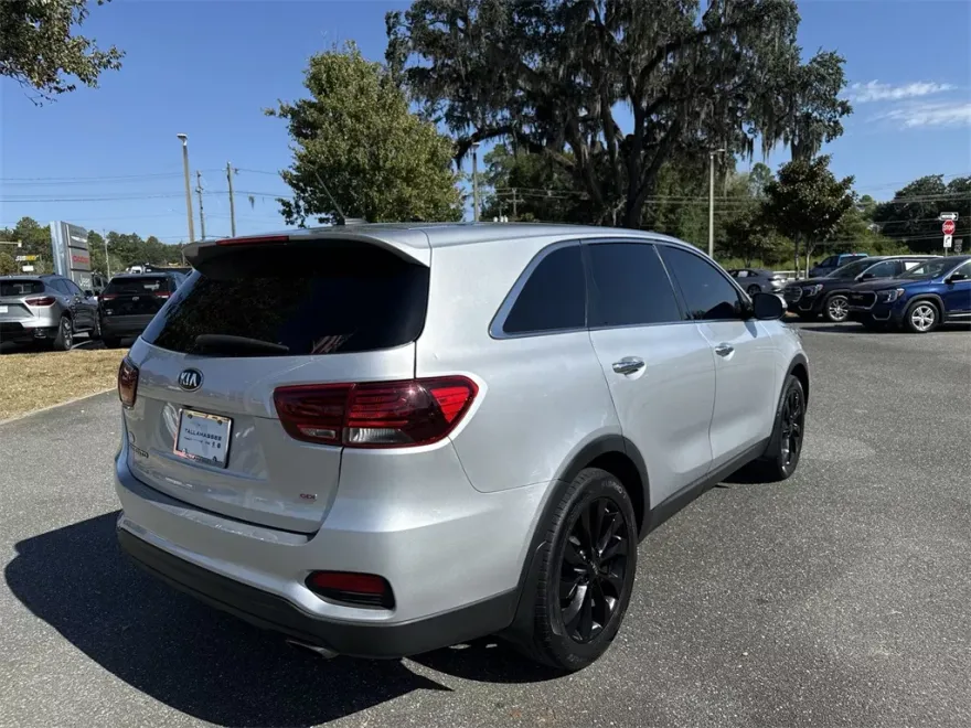 2020 Kia Sorento LX photo 1