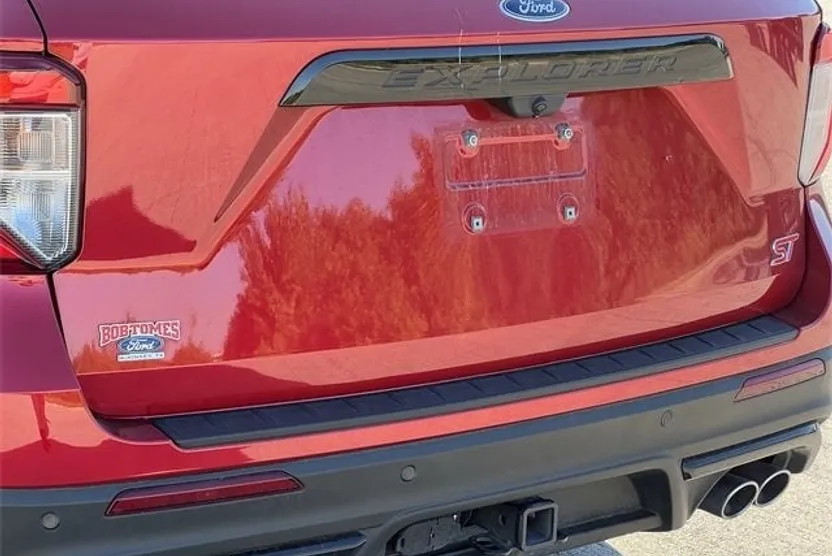 2021 Ford Explorer ST photo 1