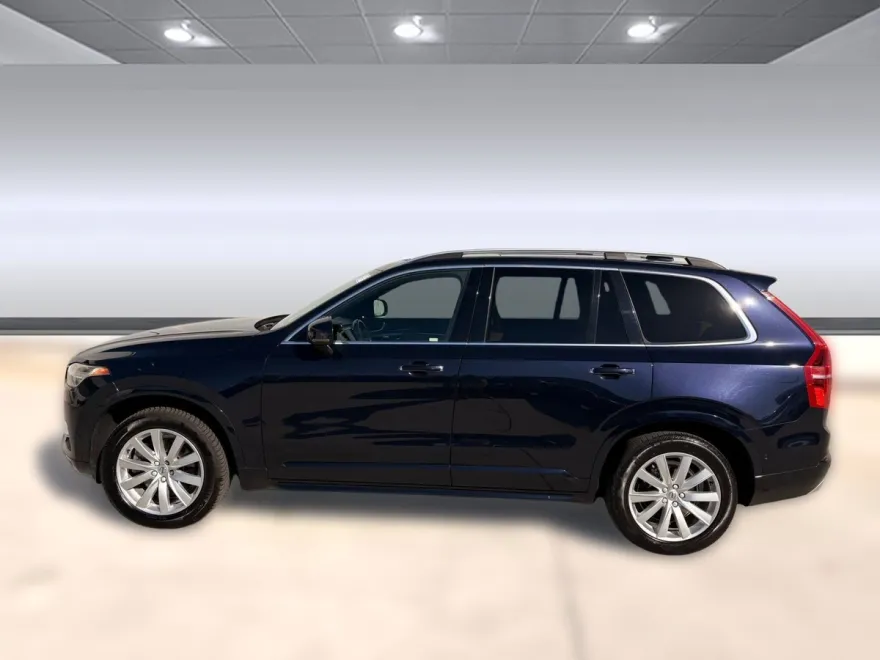 2016 Volvo XC90 T6 Momentum photo 1
