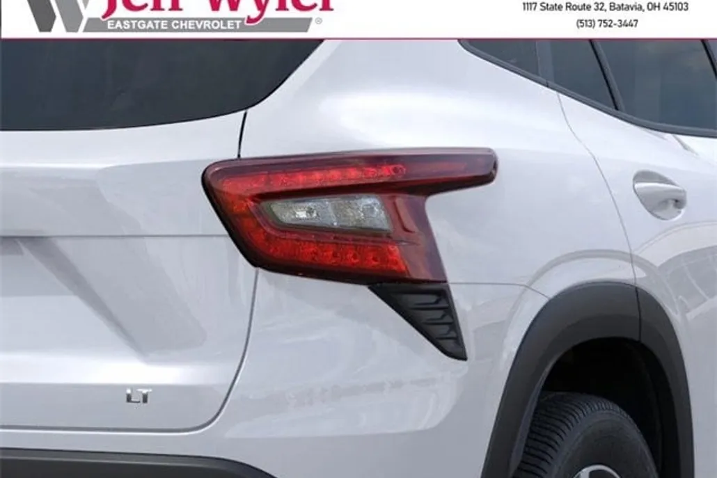 2025 Chevrolet Trax LT photo 1