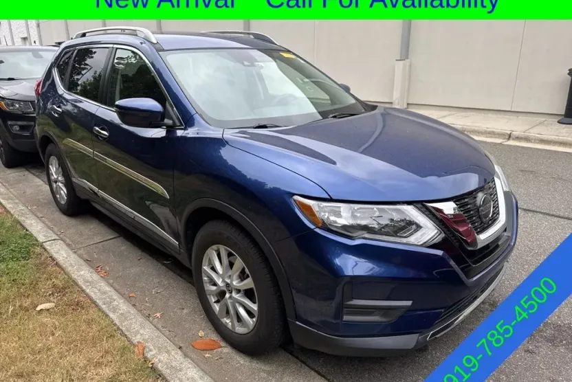 2020 Nissan Rogue SV photo 1