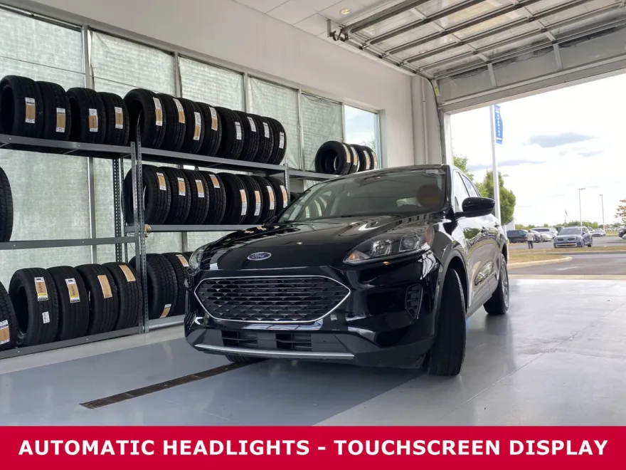 2021 Ford Escape SE Hybrid photo 1