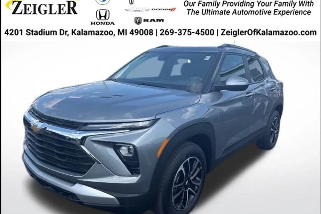 2024 Chevrolet Trailblazer LT photo 1