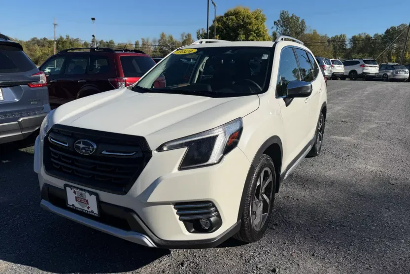 2024 Subaru Forester Touring photo 1
