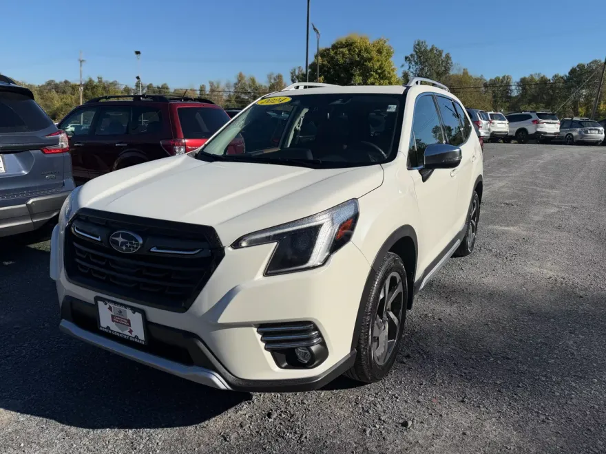 2024 Subaru Forester Touring photo 1