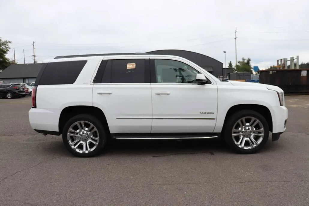 2017 Gmc Yukon SLT photo 1