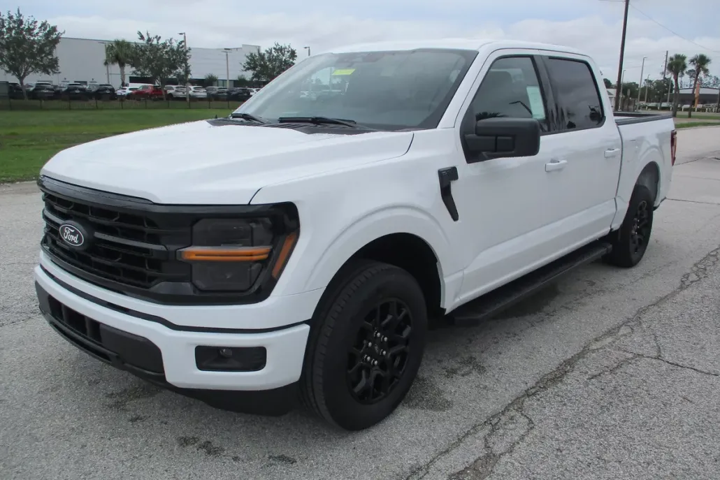 2025 Ford F-150 XLT photo 1