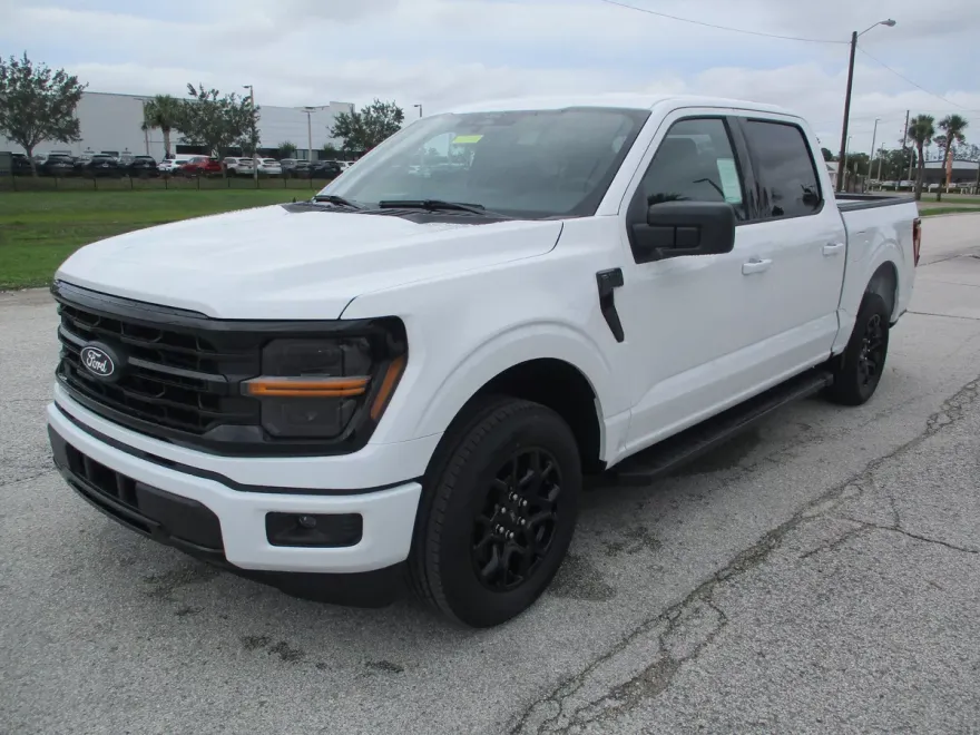 2025 Ford F-150 XLT photo 1