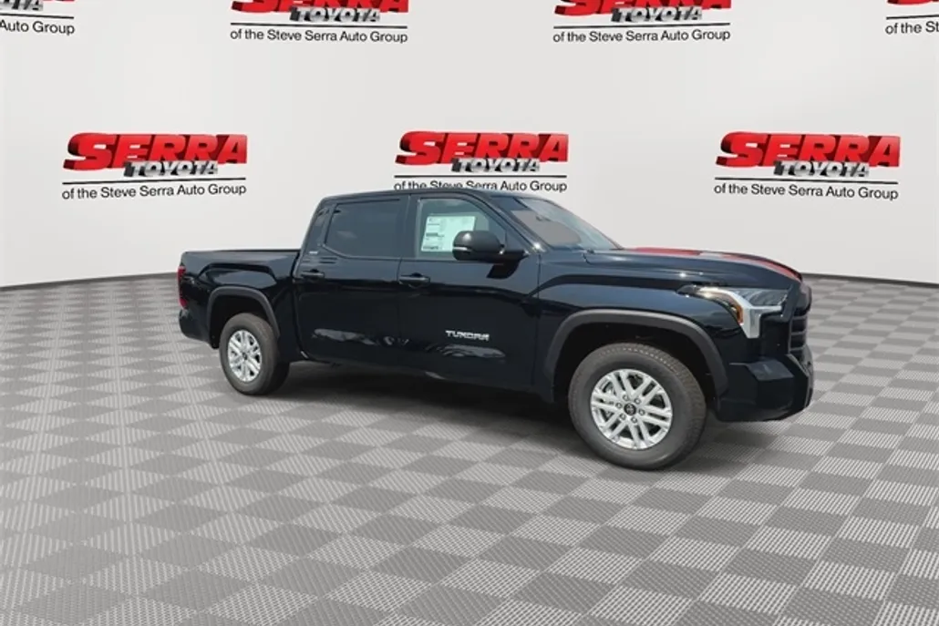 2026 Toyota Tundra SR5 CrewMax photo 1