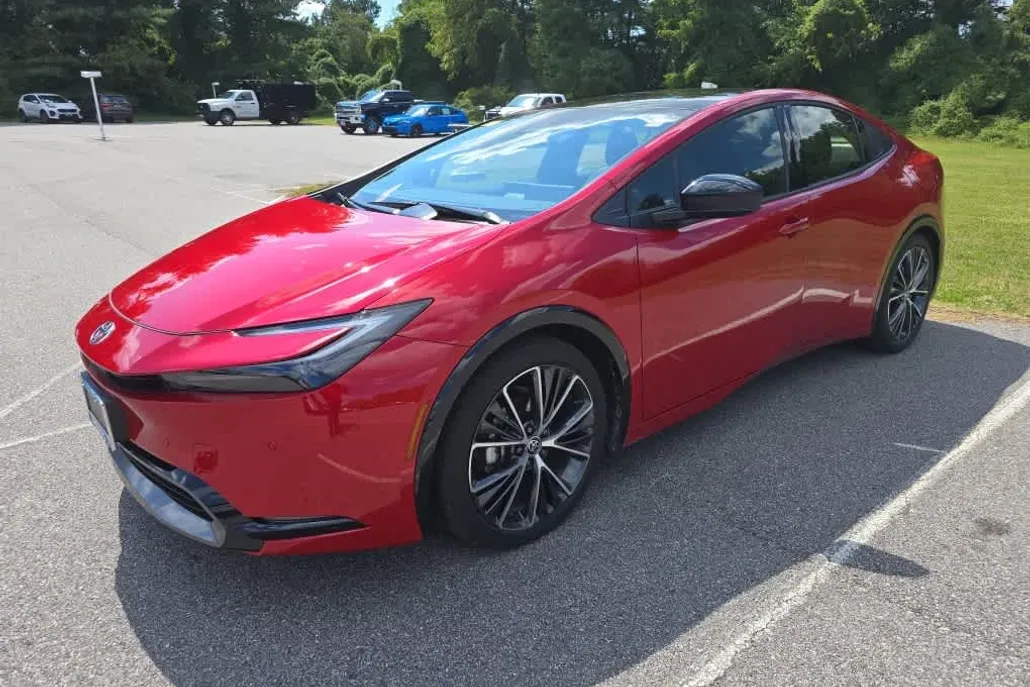 2025 Toyota Prius XLE photo 1