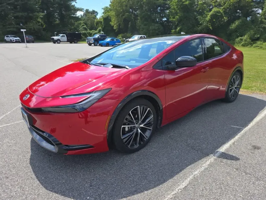 2025 Toyota Prius XLE photo 1