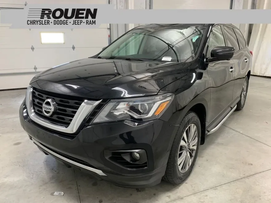 2019 Nissan Pathfinder SL photo 1