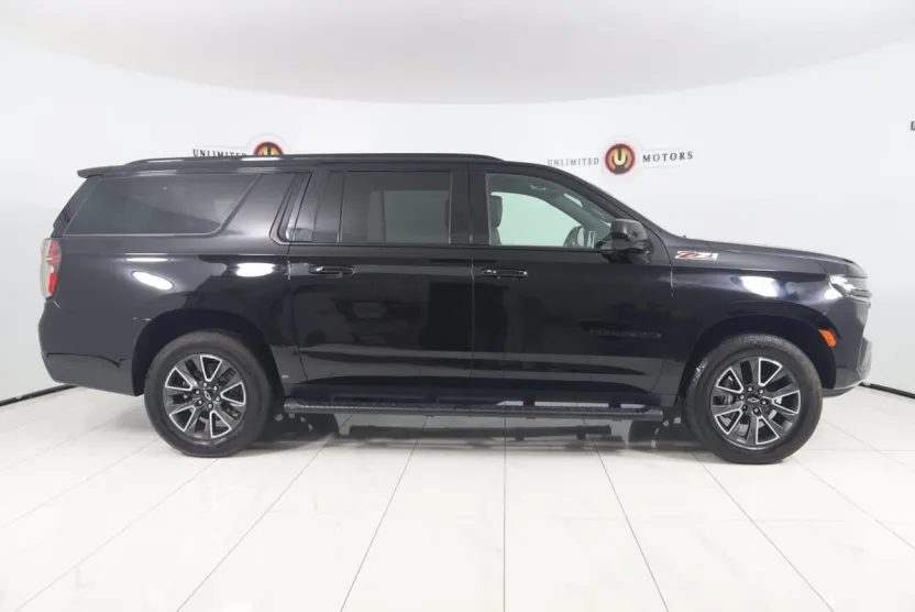 2021 Chevrolet Suburban Z71 photo 1